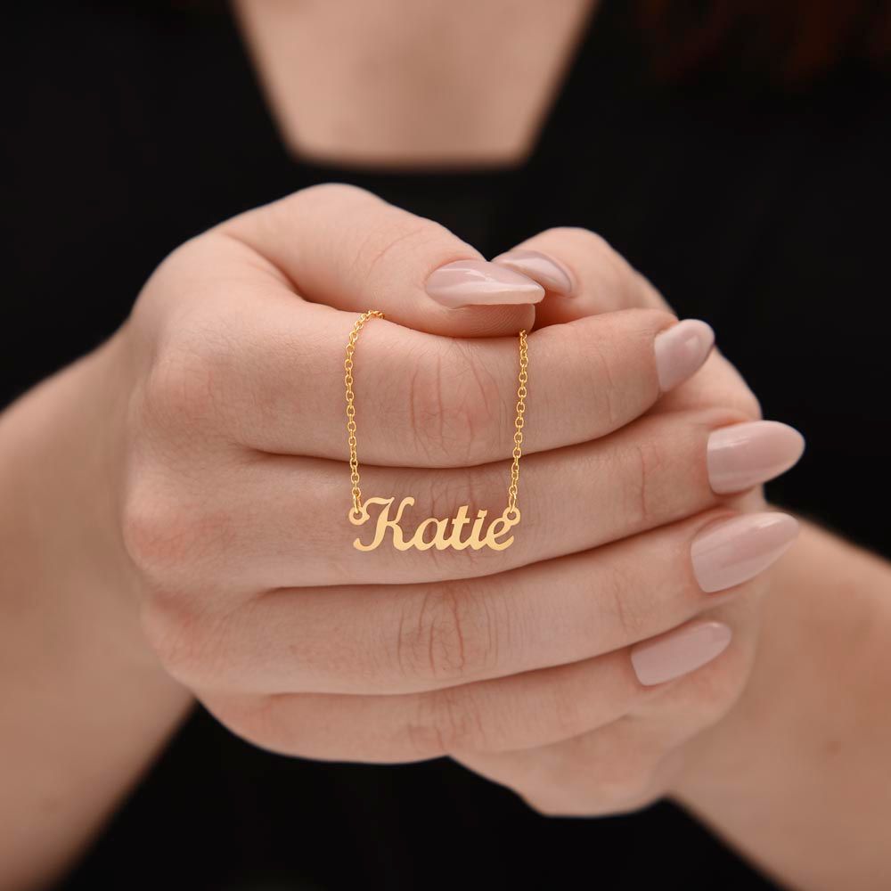 Girlfriend Custom Name Necklace, With Just a Smile
