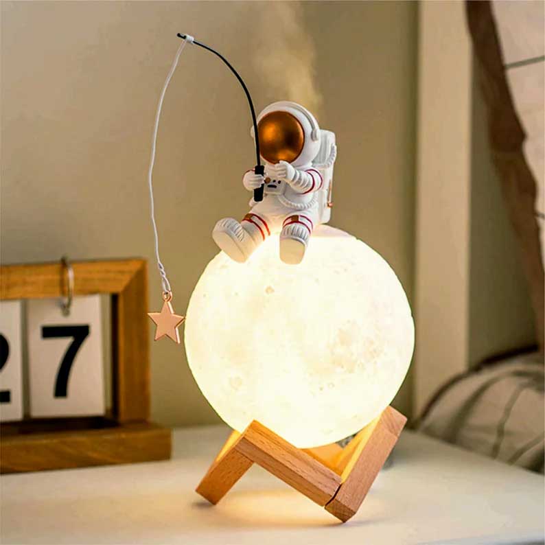 Astronaut Moon Lamp and Humidifier